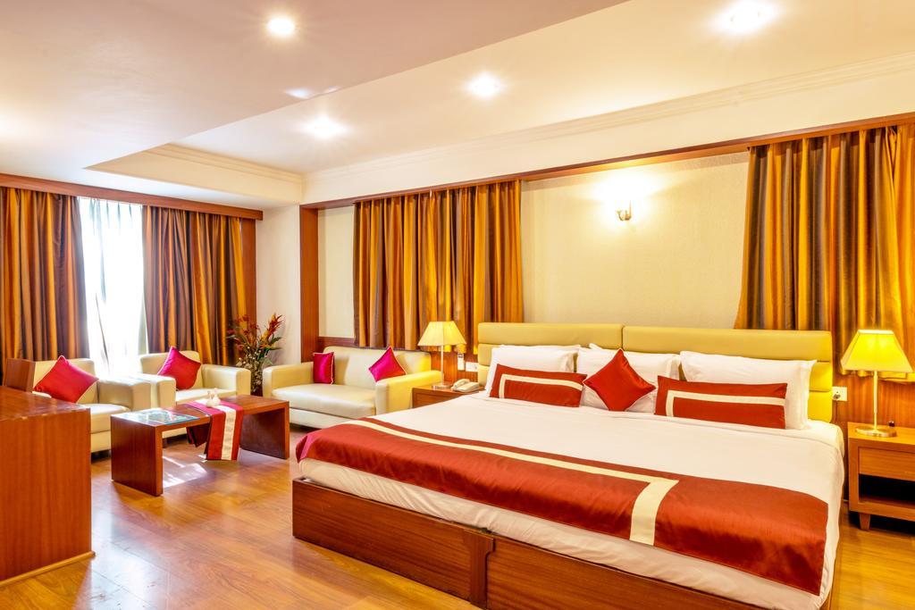Octave Suites - Residency Rd Bangalore Exteriör bild