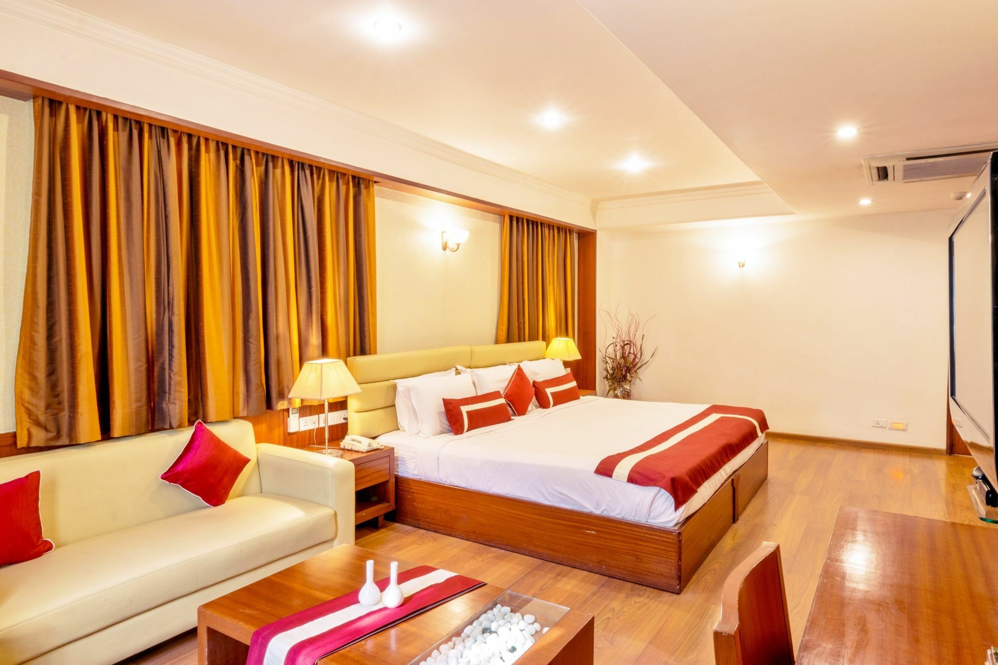 Octave Suites - Residency Rd Bangalore Exteriör bild
