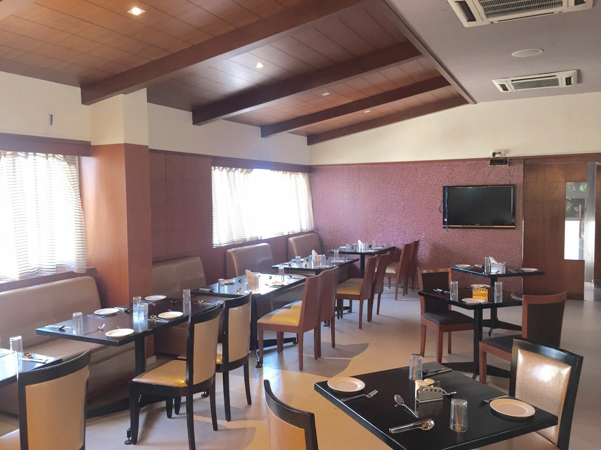 Octave Suites - Residency Rd Bangalore Exteriör bild